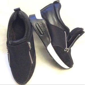 NWOT black Osh double zip hidden wedge sneakers